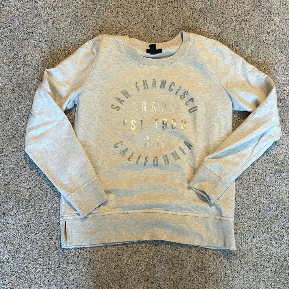 GAP Graphic Pullover